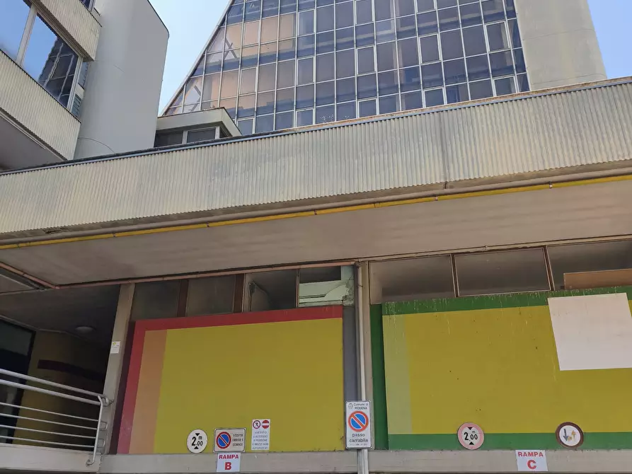 Immagine 2 di Garage in vendita  in Via Pietro Giardini 456 N a Modena