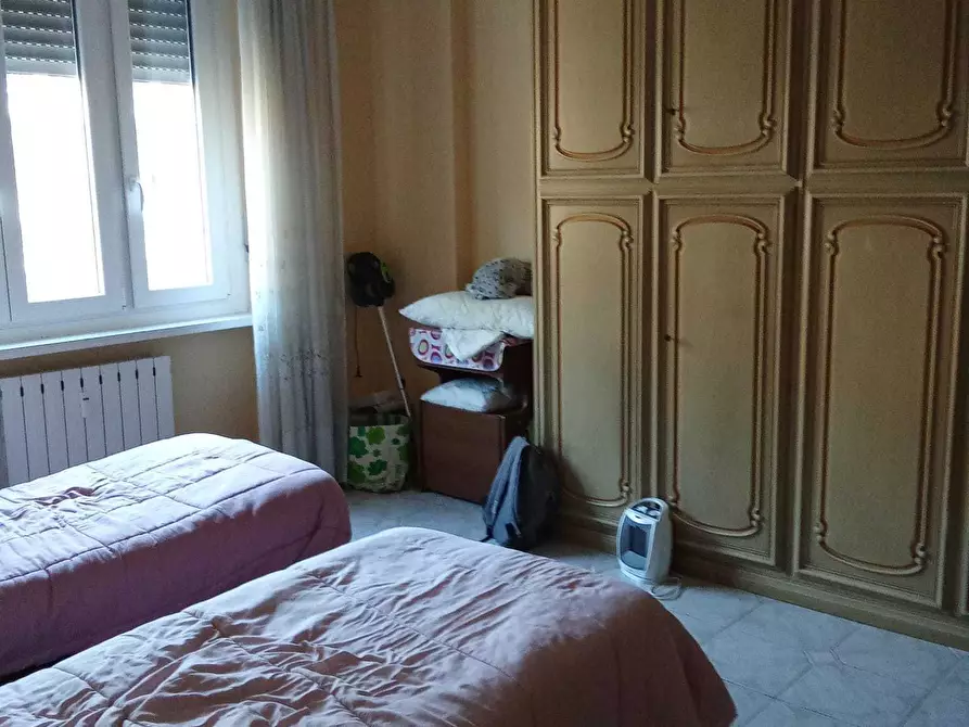 Immagine 22 di Bilocale in vendita  in Via Santhià 49 a Torino