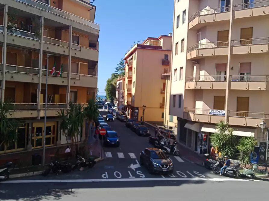Immagine 1 di Pentalocale in vendita  in Via Roma 29 a Ventimiglia