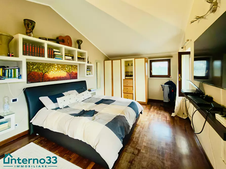 Immagine 18 di Villa in vendita  in Via Isola 51 a Ortonovo