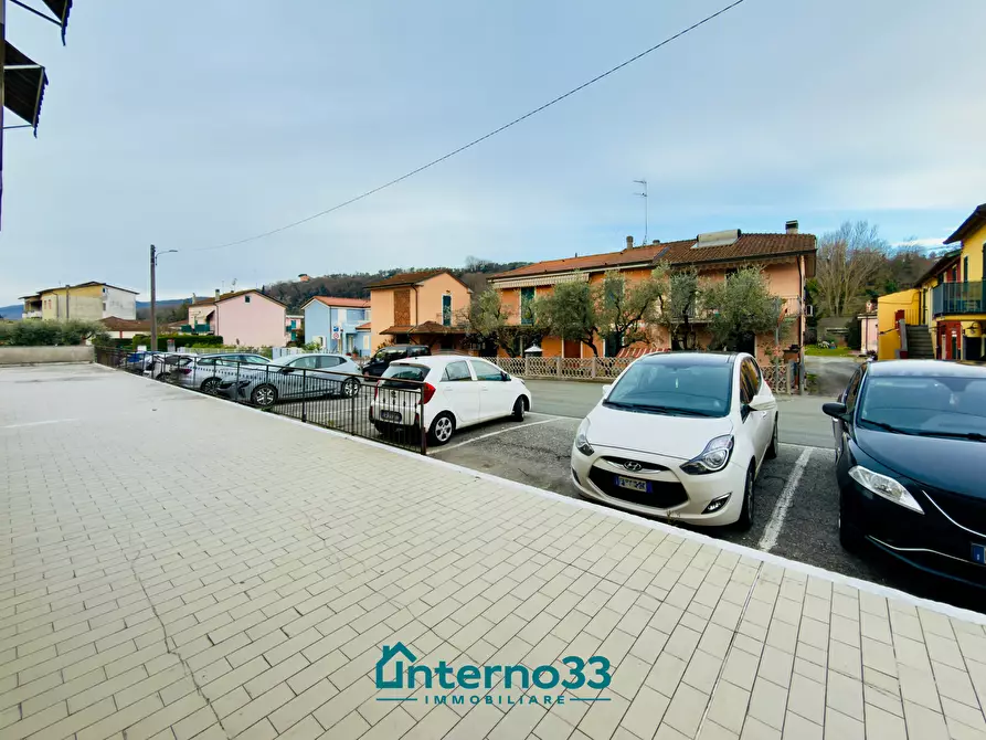 Immagine 10 di Attività commerciale in vendita  a Sarzana