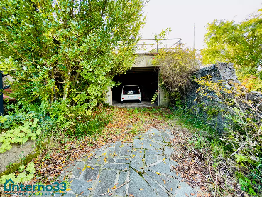 Immagine 18 di Porzione di casa in vendita  in Via Montebuono 1 a Vezzano Ligure