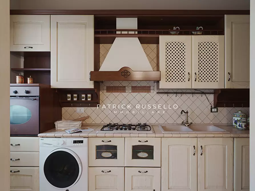 Immagine 12 di Quadrilocale in vendita  in Via Casilina 7 a Gela