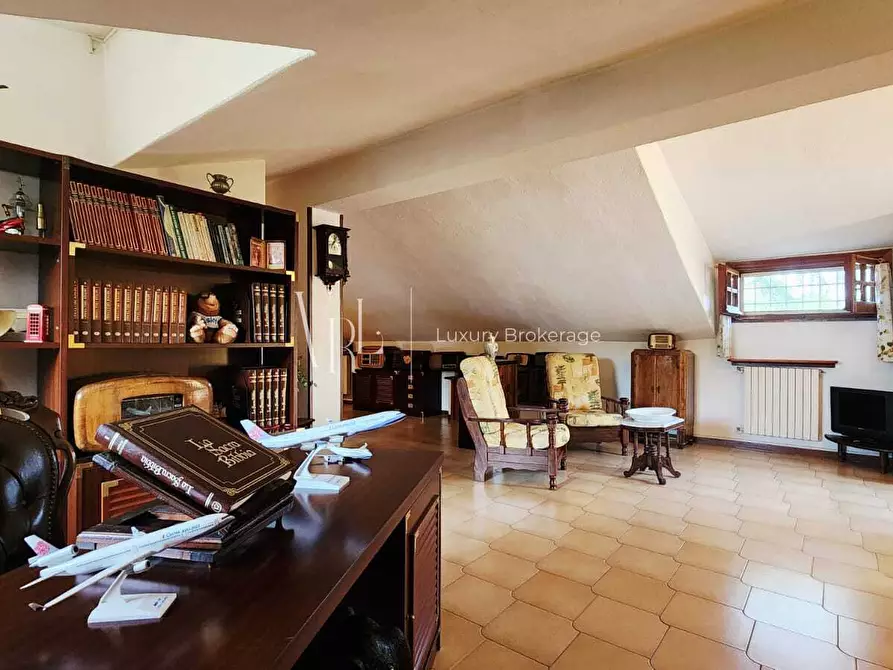 Immagine 22 di Villa in vendita  a Roma