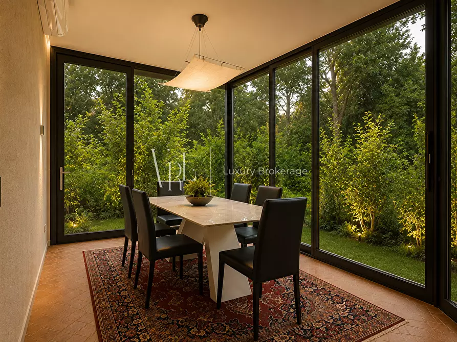 Immagine 6 di Villa in vendita  a Roma