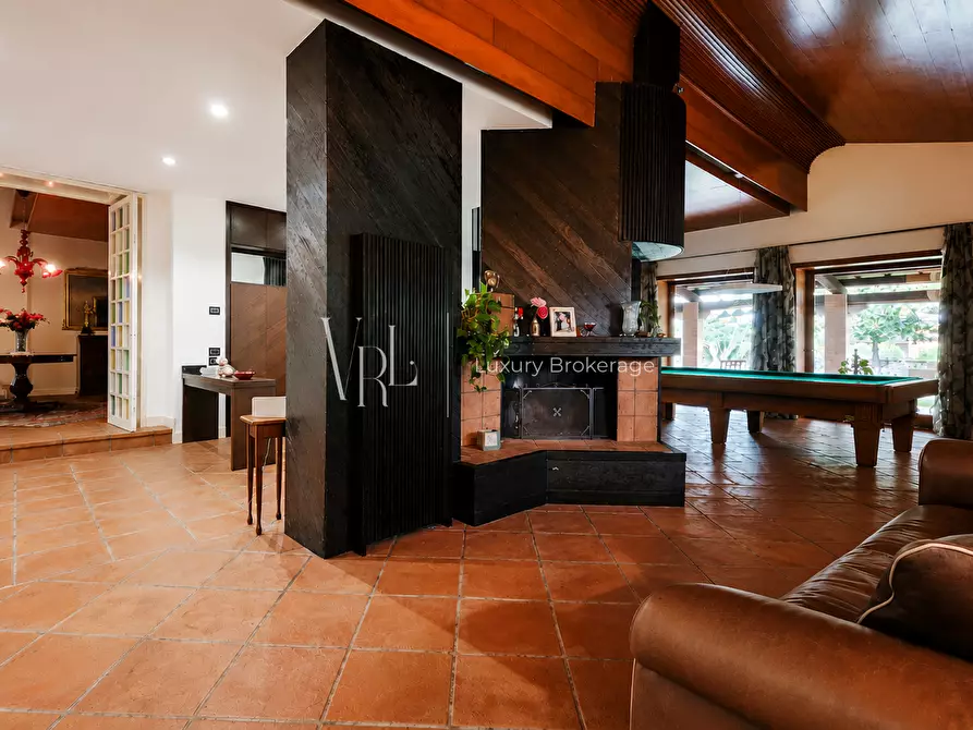 Immagine 12 di Villa in vendita  a Roma