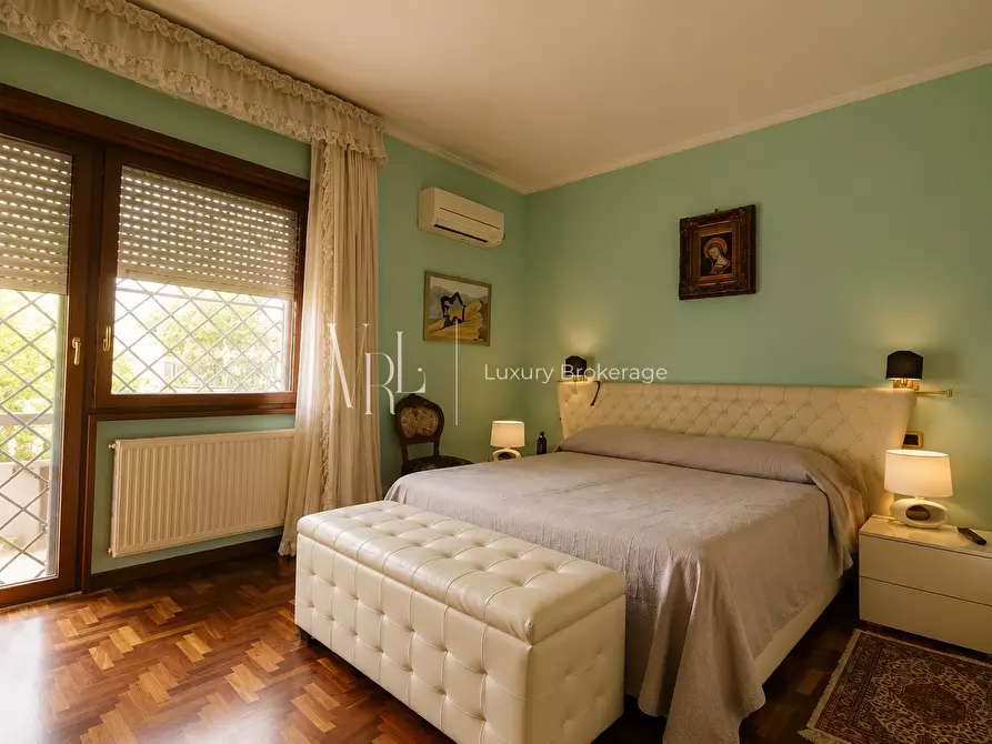 Immagine 18 di Casa bifamiliare in vendita  a Roma