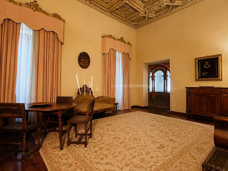 Immagine 41 di Villa in vendita  a Roma