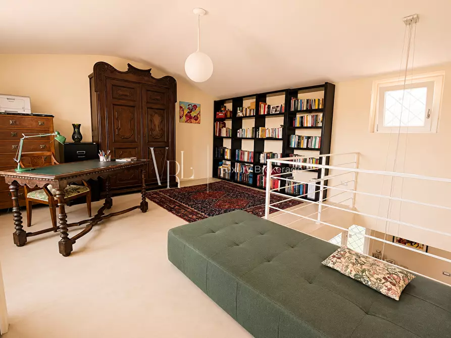 Immagine 21 di Villa in vendita  a Roma