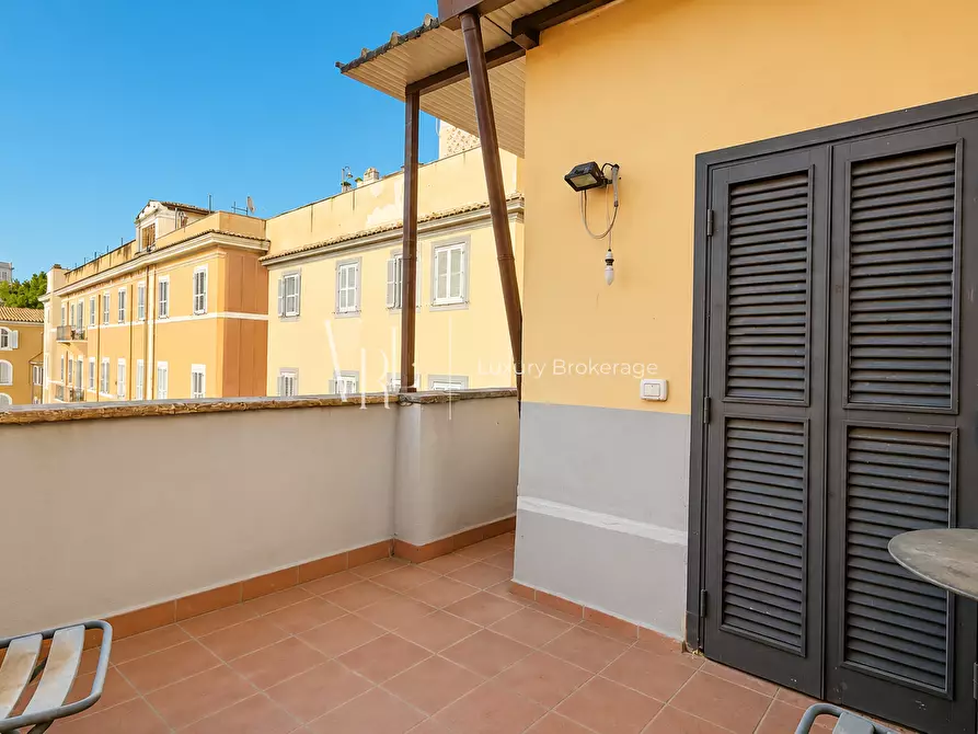 Immagine 4 di Palazzo in vendita  a Roma