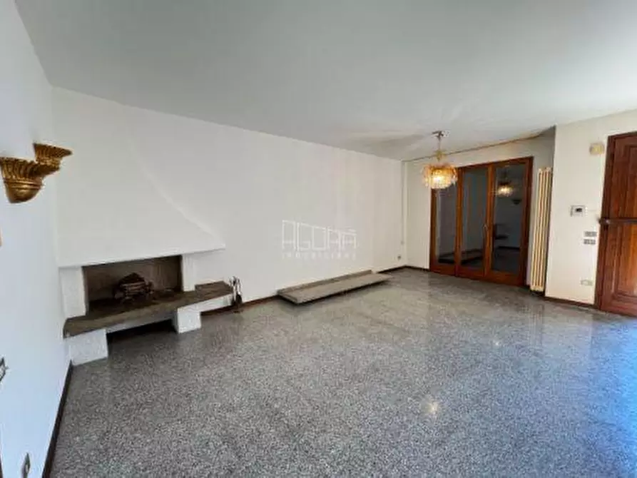 Immagine 1 di Casa indipendente in vendita  in Viale Tre Martiri 61d a Rovigo