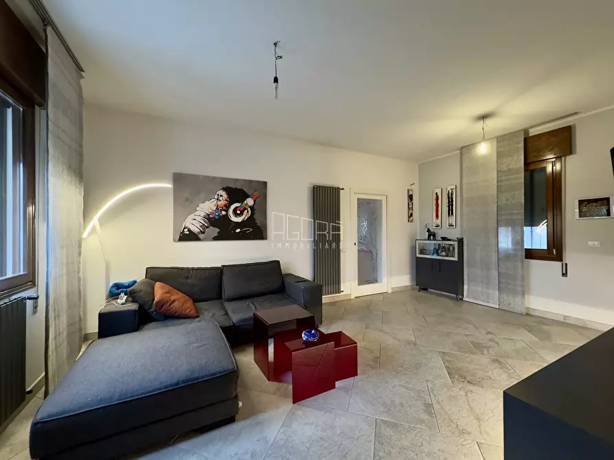 Immagine 3 di Villa in vendita  in Viale dei Mille 160 a Rovigo