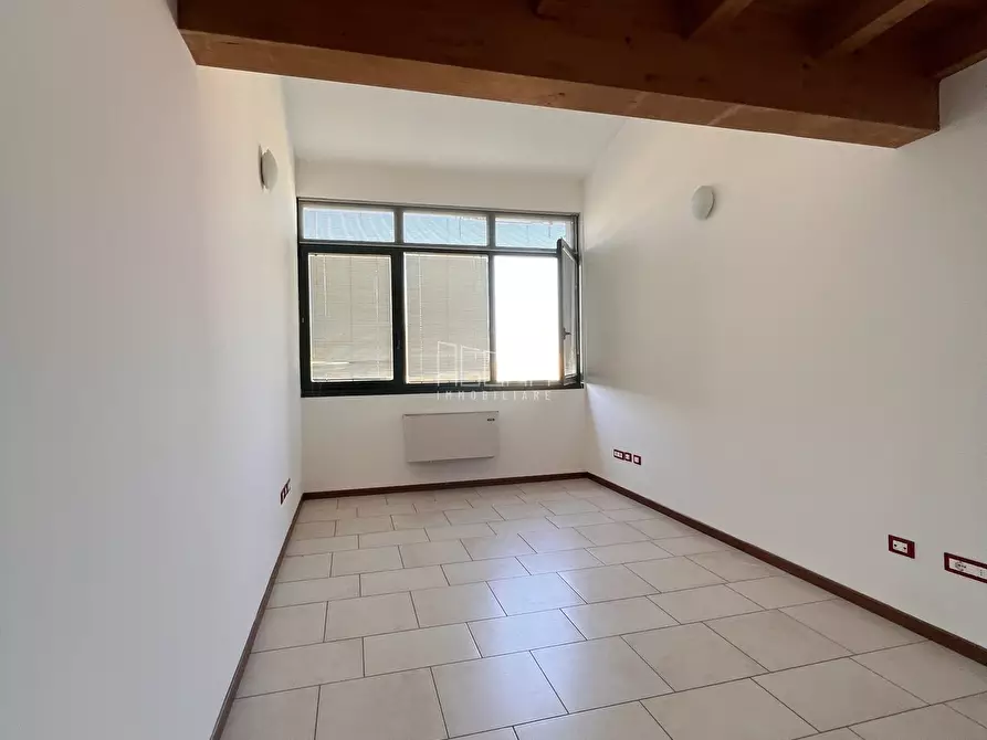 Immagine 3 di Ufficio in vendita  a Rovigo