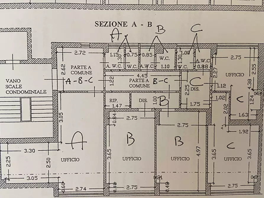 Immagine 1 di Ufficio in vendita  a Viareggio
