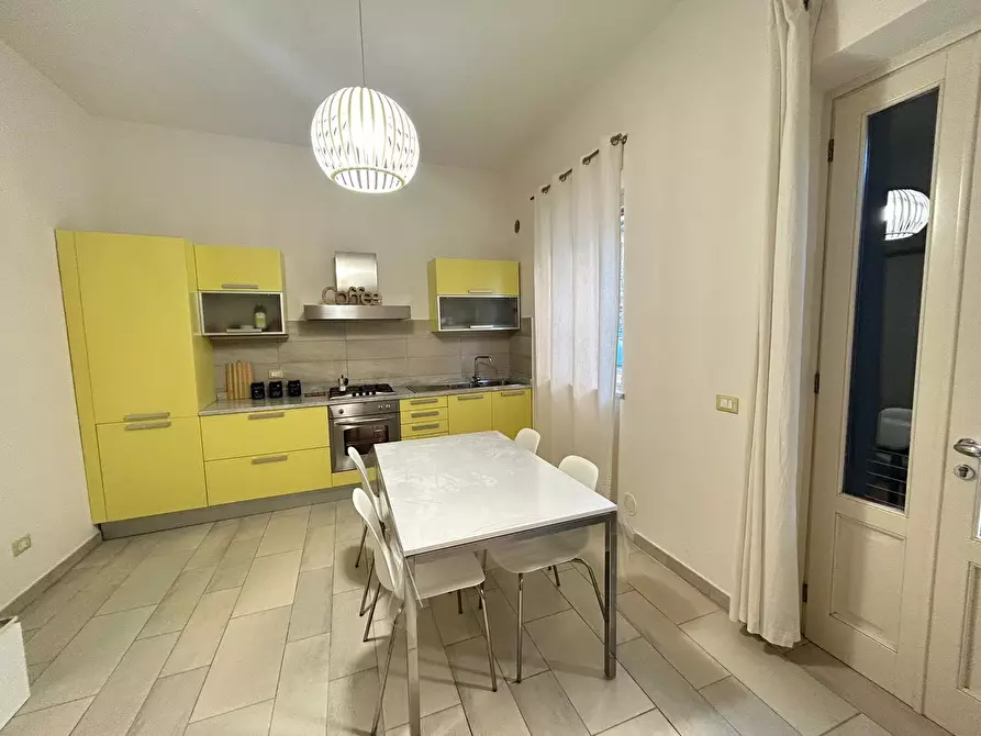 Immagine 5 di Bilocale in affitto  a Viareggio