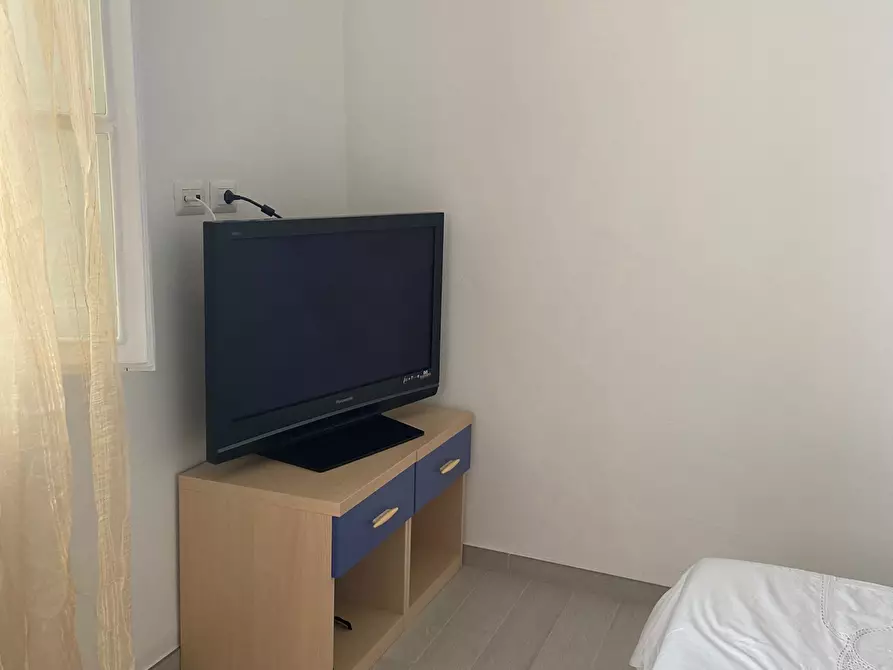 Immagine 7 di Trilocale in affitto  a Viareggio