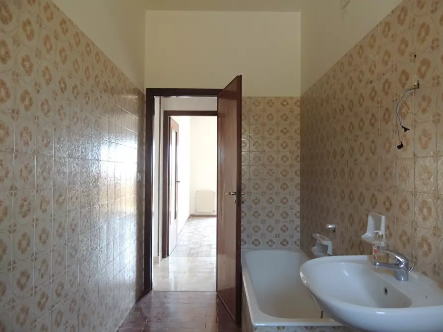 Immagine 25 di Quadrilocale in vendita  in Via Antonio Gramsci 55 a Gravina Di Catania