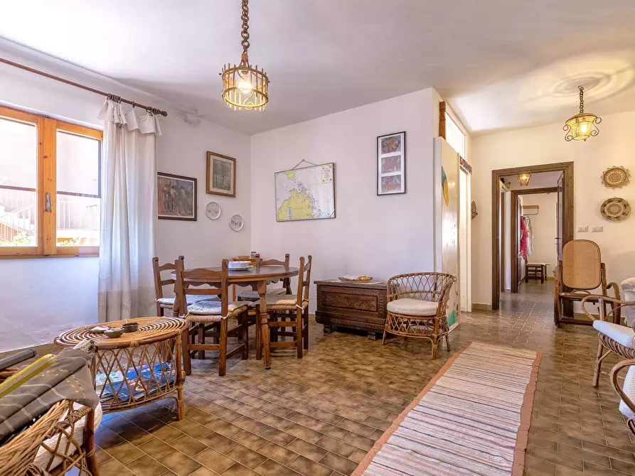 Immagine 25 di Trilocale in vendita  in via rinaggiu a Trinità D'agultu E Vignola