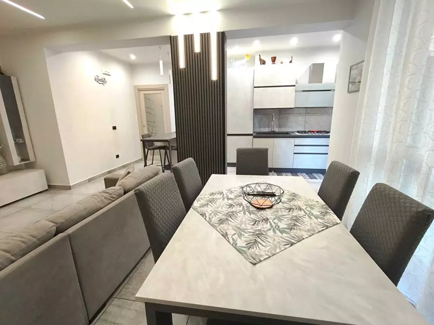 Immagine 15 di Trilocale in vendita  in Via Largo Calabria a Catania