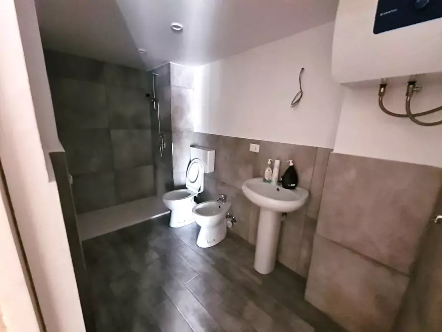 Immagine 10 di Casa indipendente in affitto  in Via De Caro 26 a Catania