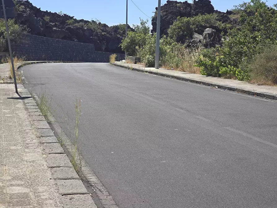 Immagine 5 di Terreno agricolo in vendita  in Viale dello Sport a Camporotondo Etneo