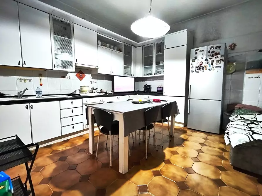 Immagine 11 di Pentalocale in vendita  in Via Bachelet 1 a Misterbianco