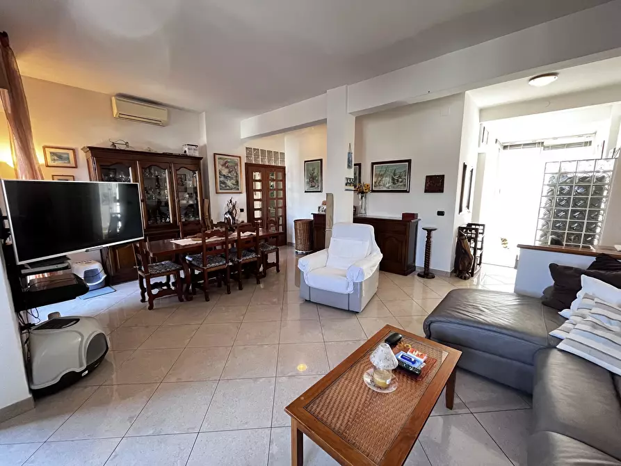 Immagine 1 di Trilocale in vendita  in Via Dogali 61 a Modena