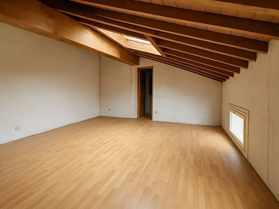 Immagine 19 di Porzione di casa in vendita  a Modena