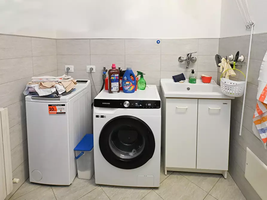 Immagine 2 di Casa trifamiliare in vendita  a Modena