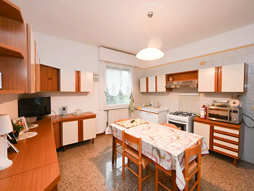 Immagine 5 di Pentalocale in vendita  a Campogalliano