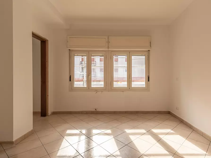 Immagine 3 di Ufficio in vendita  in Via Gian Battista Pergolesi 194 a Modena