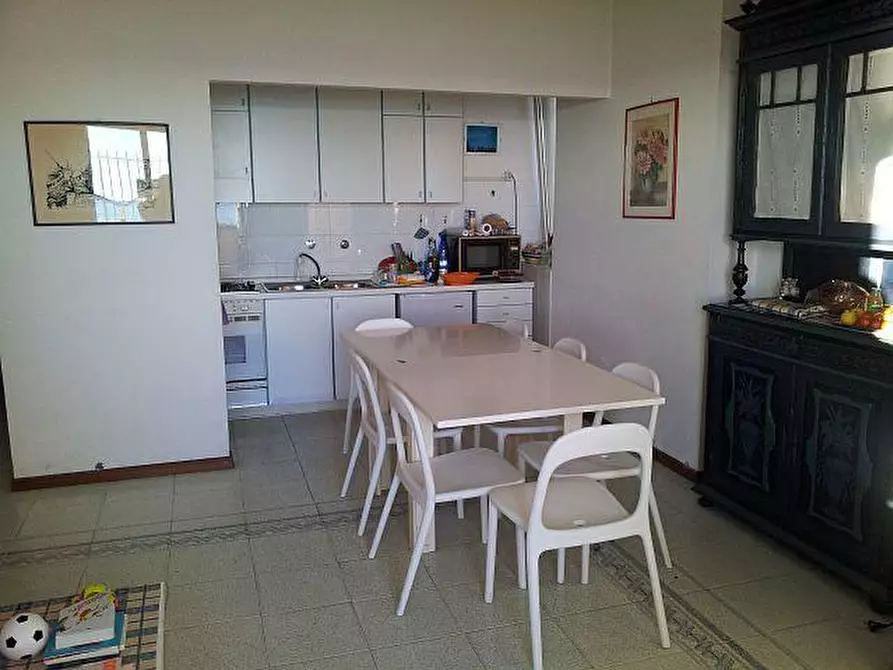 Immagine 16 di Quadrilocale in vendita  in Lungomare Argentina 10 a Bordighera