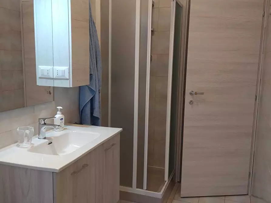 Immagine 11 di Bilocale in vendita  in Via Santhià 49 a Torino