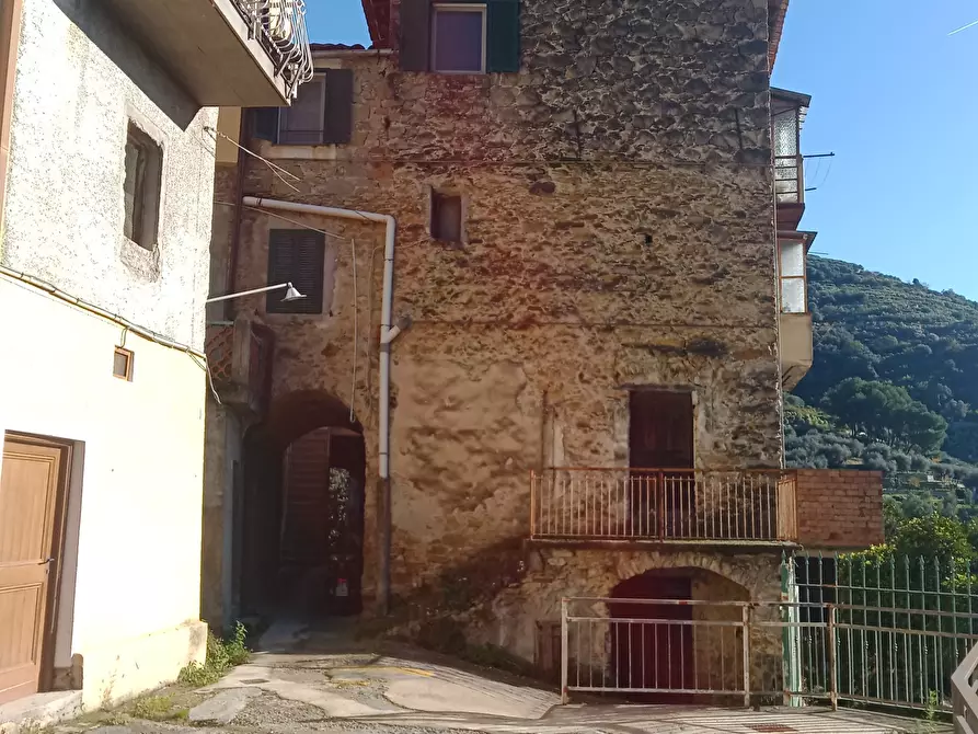 Immagine 4 di Porzione di casa in vendita  in Via Ughetto 18 a Ventimiglia