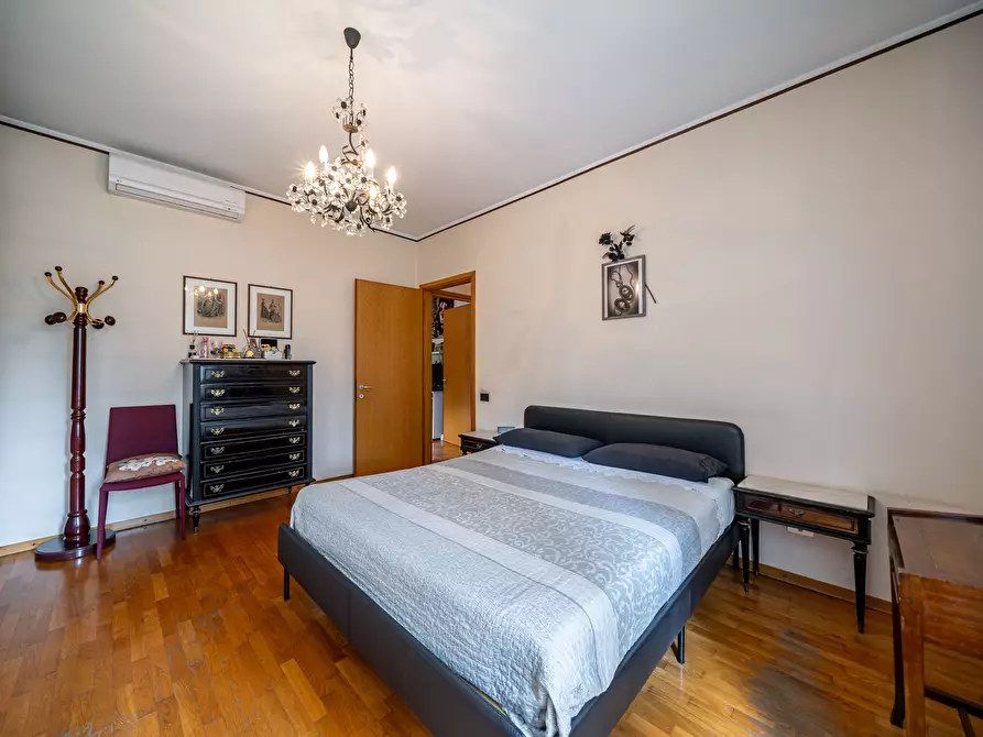 Immagine 6 di Quadrilocale in vendita  in Via Giuditta Sidoli 9600 a Parma