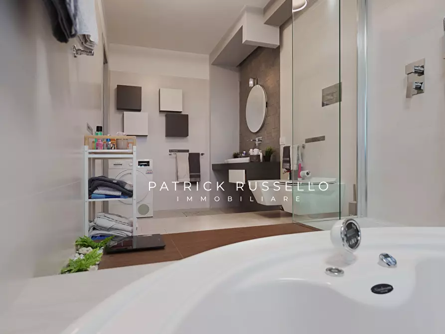 Immagine 27 di Quadrilocale in vendita  in Via Bonfiglio Fiorentino 4 a Gela