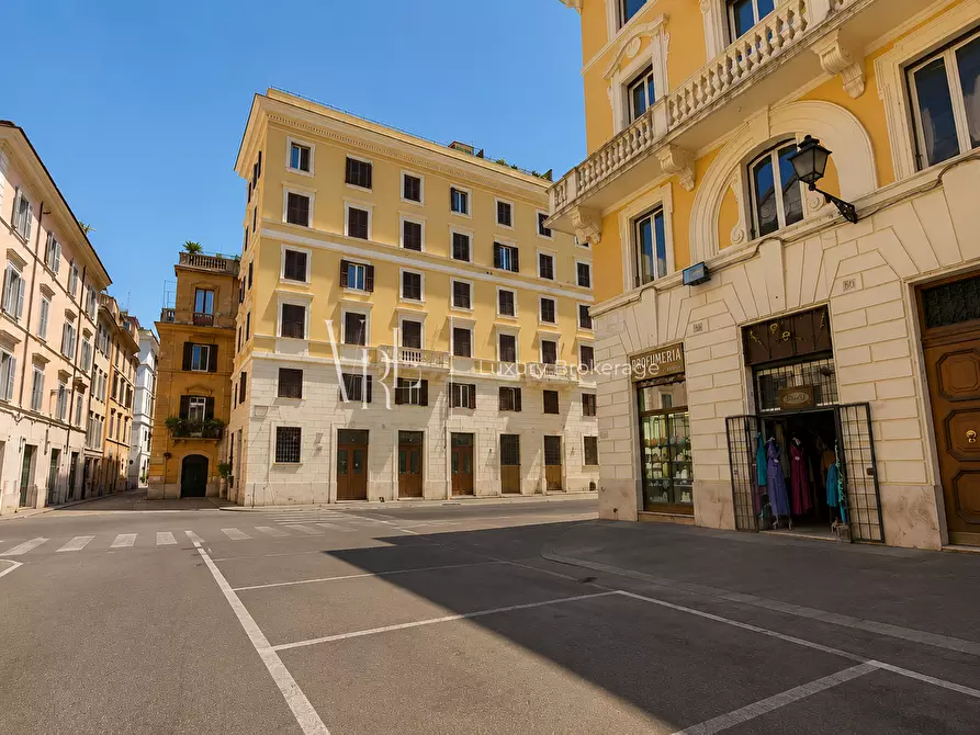 Immagine 4 di Appartamento in vendita  a Roma