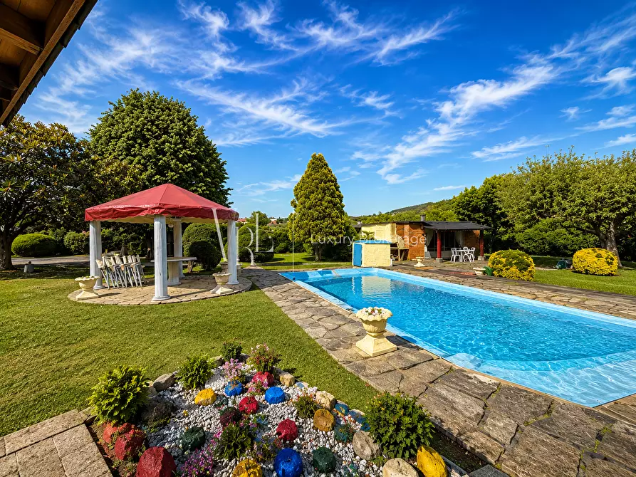 Immagine 3 di Villa in vendita  a Roma