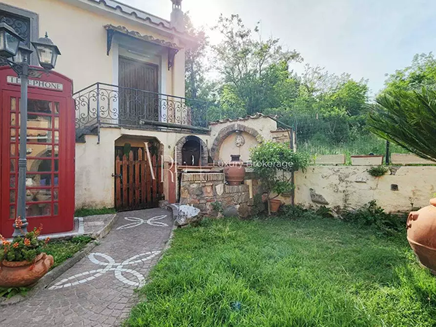 Immagine 6 di Villa in vendita  a Roma