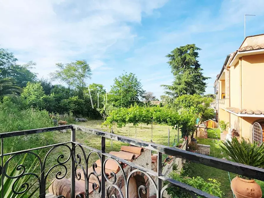 Immagine 26 di Villa in vendita  a Roma