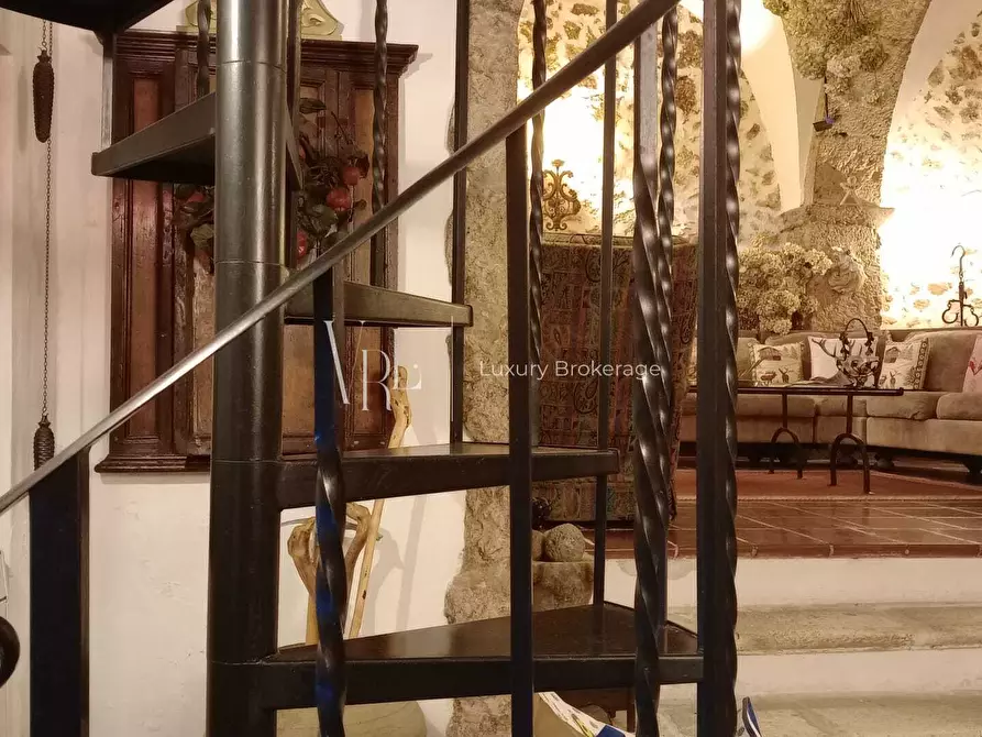 Immagine 6 di Palazzo in vendita  a Arezzo