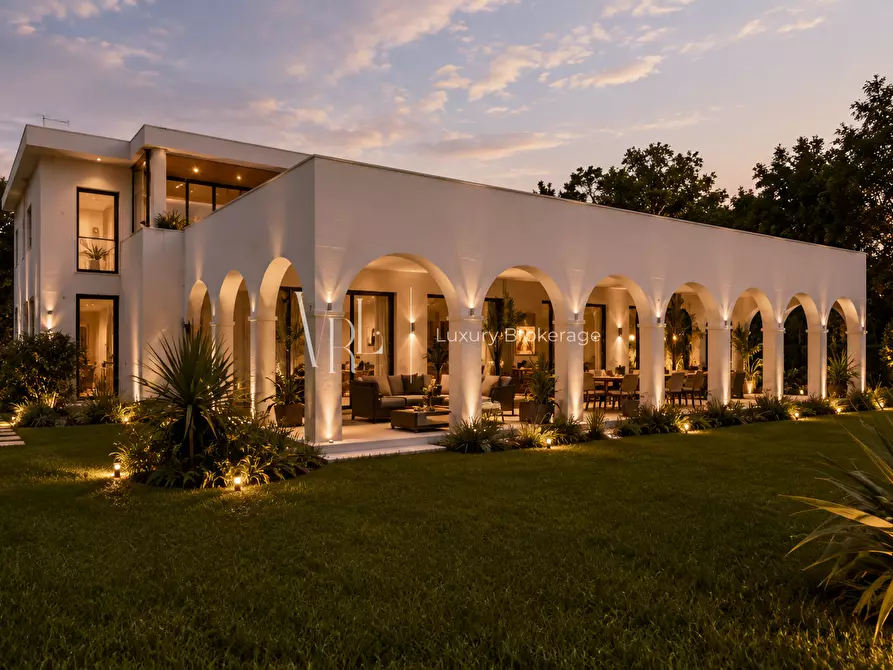 Immagine 3 di Villa in vendita  a Roma