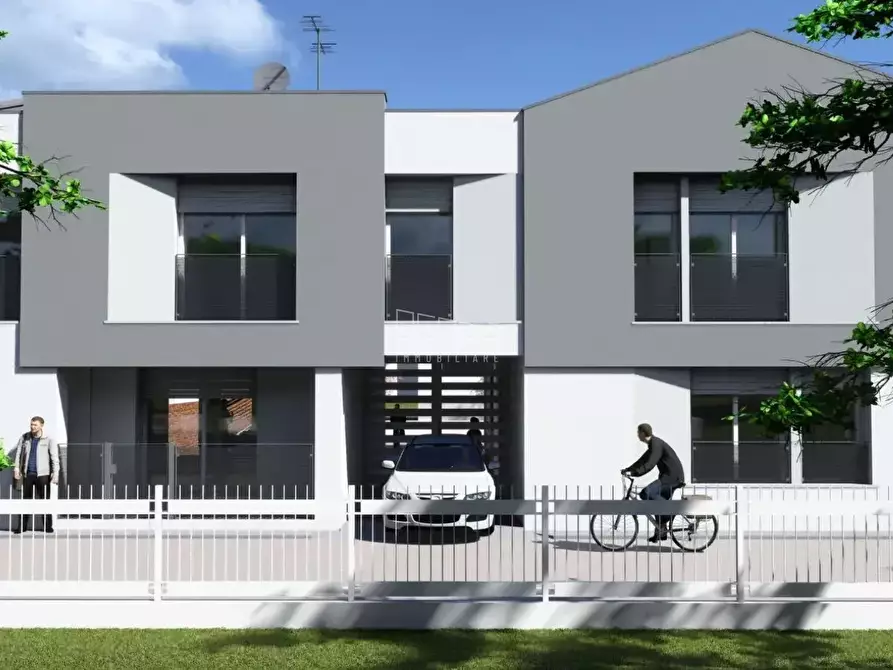 Immagine 1 di Casa indipendente in vendita  in Via Ponte Fonderia 8 a Rovigo