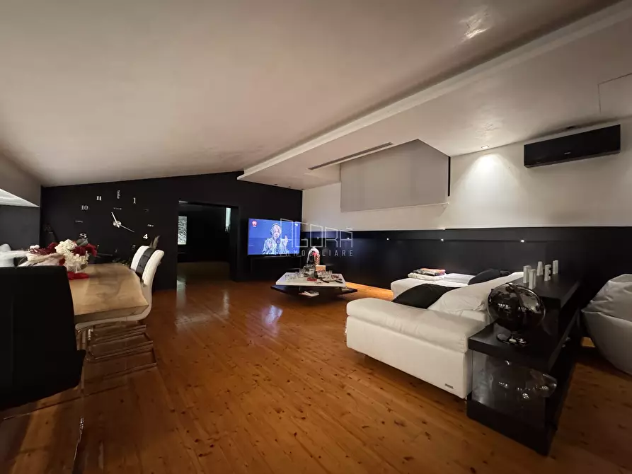 Immagine 3 di Loft/Open space in vendita  a Rovigo