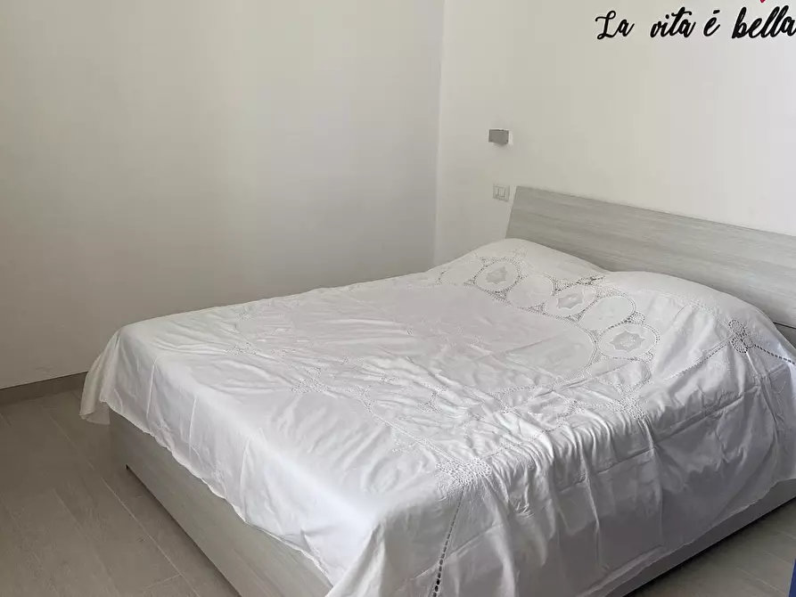 Immagine 2 di Trilocale in affitto  a Viareggio