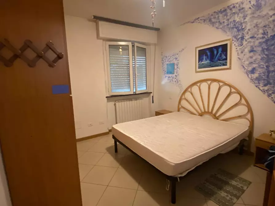 Immagine 8 di Trilocale in affitto  a Viareggio