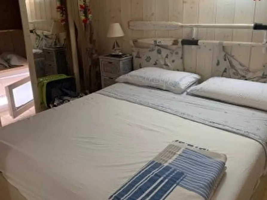 Immagine 6 di Trilocale in affitto  a Viareggio