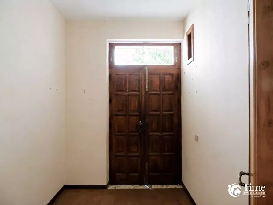 Immagine 40 di Pentalocale in vendita  in Via delle Azalee 13 a Misterbianco