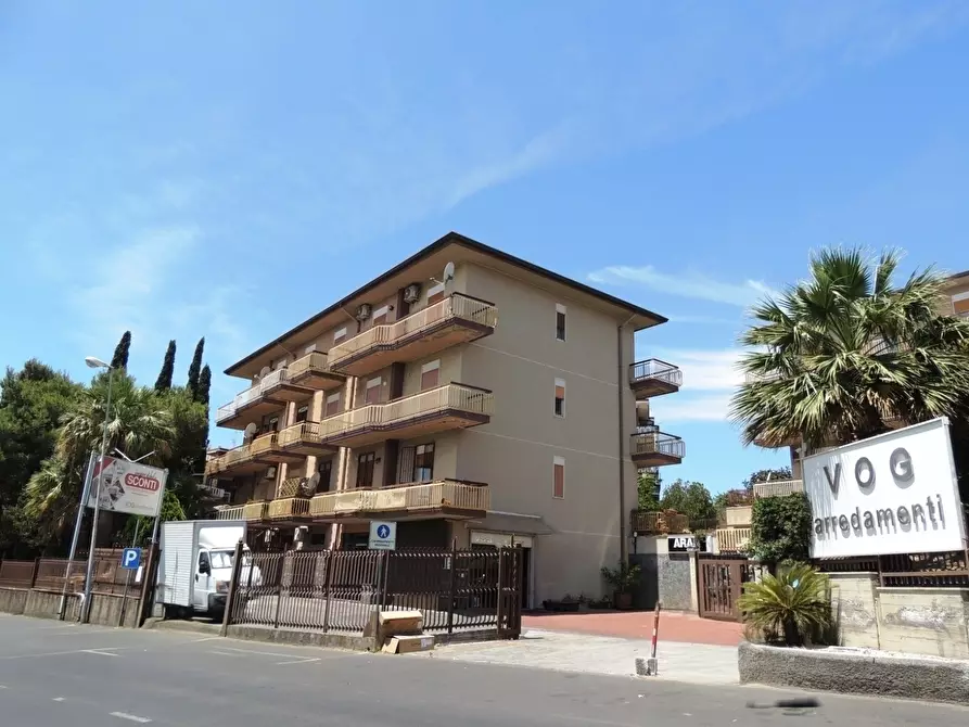 Immagine 2 di Quadrilocale in vendita  in Via Antonio Gramsci 55 a Gravina Di Catania