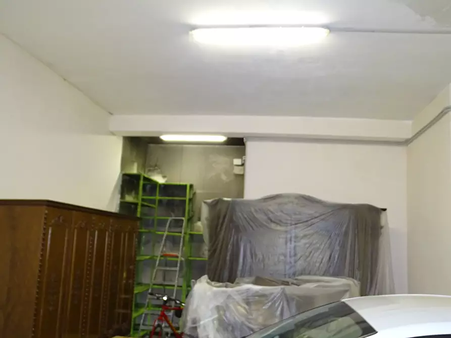 Immagine 33 di Pentalocale in vendita  in Via Salvatore Citelli 4 a Catania
